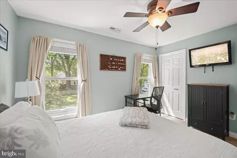 Bedroom - 5805 Flood Ave, Deale, MD 20751 photo 5 of 7