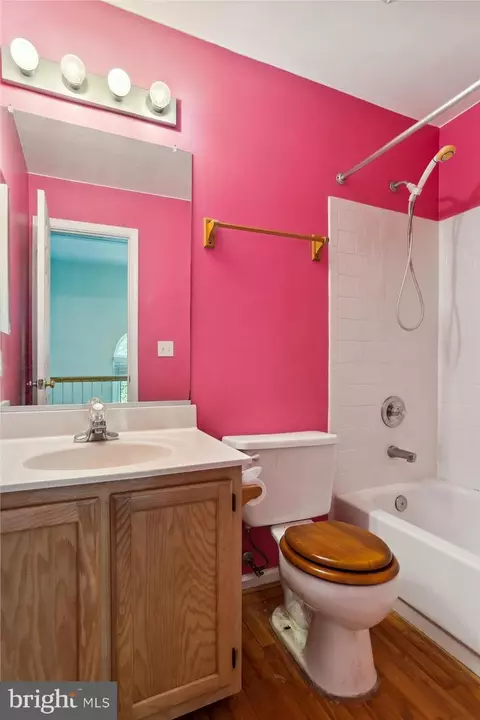 Bath - 1003 Murdoch Ct, Crofton, MD 21114 photo 4 of 4