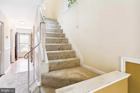Entry Way - 1003 Murdoch Ct, Crofton, MD 21114 photo 5 of 7