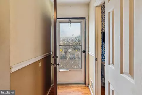 Entry Way - 1003 Murdoch Ct, Crofton, MD 21114 photo 1 of 7