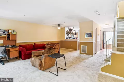 Living - 1003 Murdoch Ct, Crofton, MD 21114 photo 4 of 5