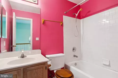 Bath - 1003 Murdoch Ct, Crofton, MD 21114 photo 3 of 4