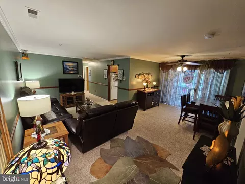 300 Blue Water Ct #103, Glen Burnie, MD 21060