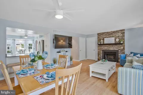 Dining - 968 Redgate Ct, Pasadena, MD 21122 photo 3 of 3
