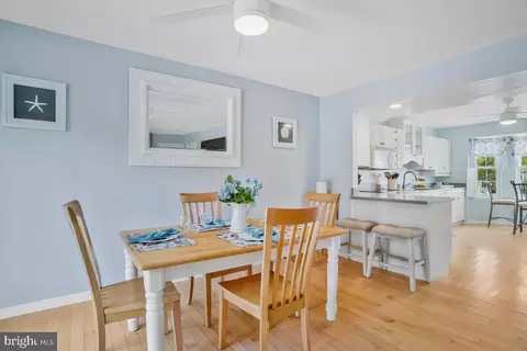 Dining - 968 Redgate Ct, Pasadena, MD 21122 photo 2 of 3