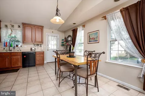 773 207th St, Pasadena, MD 21122 photo 4