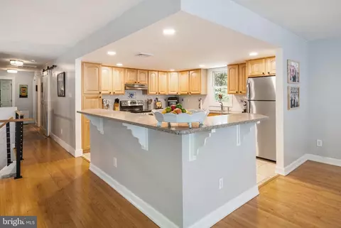 Entry Way - 1635 Ridout Rd, Annapolis, MD 21409 photo 1 of 3