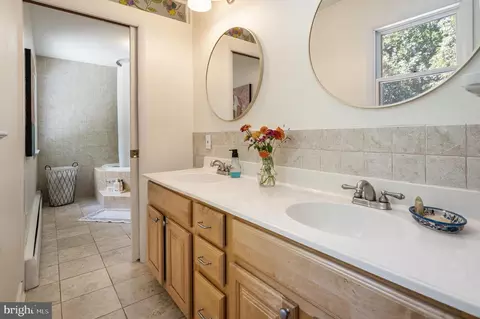 Bath - 1635 Ridout Rd, Annapolis, MD 21409 photo 1 of 5