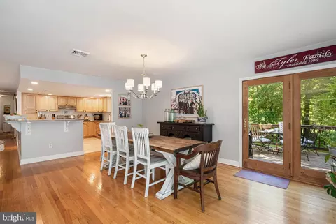 Dining - 1635 Ridout Rd, Annapolis, MD 21409 photo 2 of 2