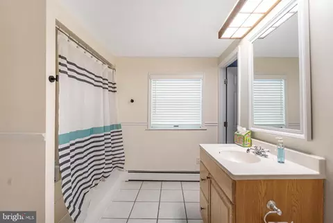 Bath - 1635 Ridout Rd, Annapolis, MD 21409 photo 4 of 5