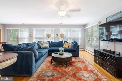 Living - 1635 Ridout Rd, Annapolis, MD 21409 photo 1 of 3