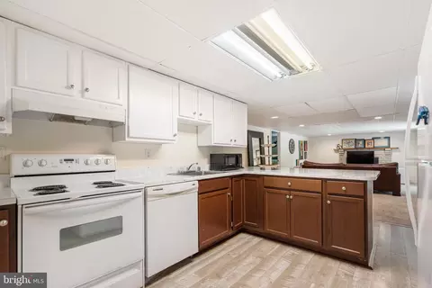 Kitchen - 1635 Ridout Rd, Annapolis, MD 21409 photo 4 of 4