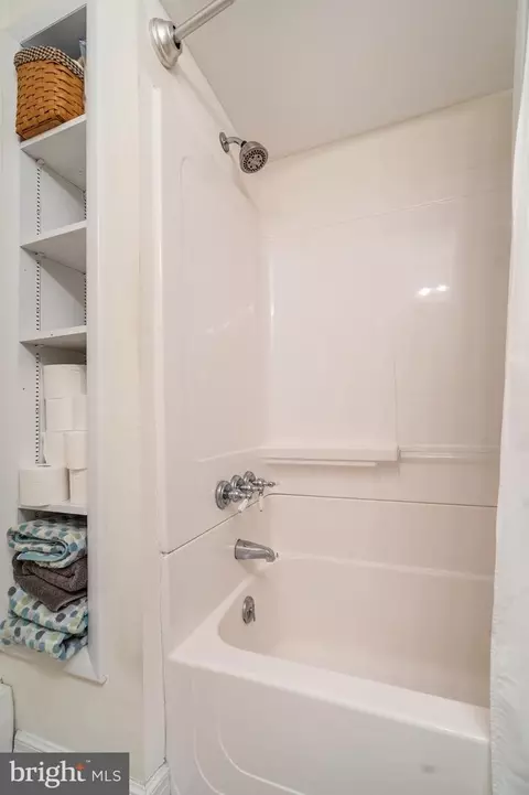 Bath - 1635 Ridout Rd, Annapolis, MD 21409 photo 3 of 5