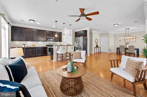 7913 Charles Ct, Pasadena, MD 21122