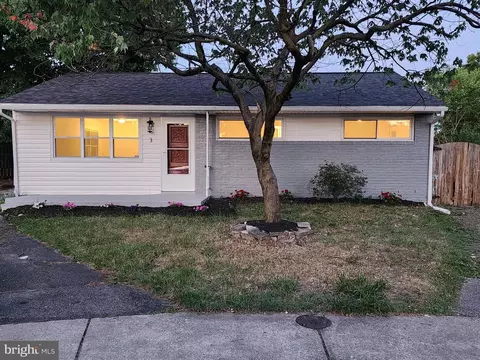 3 Elm Dr, Glen Burnie, MD 21060