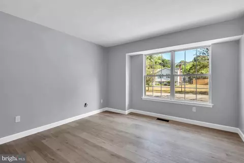 Living - 6 2nd St, Annapolis, MD 21401 photo 1 of 1