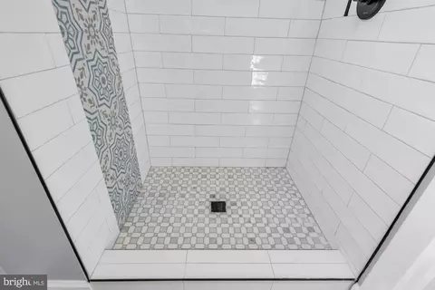 Bath - 6 2nd St, Annapolis, MD 21401 photo 5 of 5