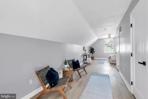 Entry Way - 6 2nd St, Annapolis, MD 21401 photo 6 of 11