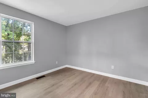 Entry Way - 6 2nd St, Annapolis, MD 21401 photo 4 of 11