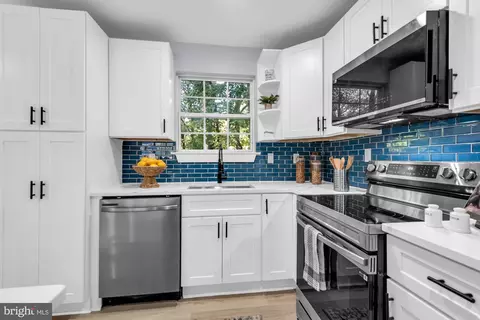Kitchen - 6 2nd St, Annapolis, MD 21401 photo 5 of 6