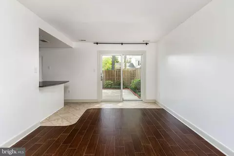 Living - 1713 Gaffney Ct, Crofton, MD 21114 photo 6 of 8