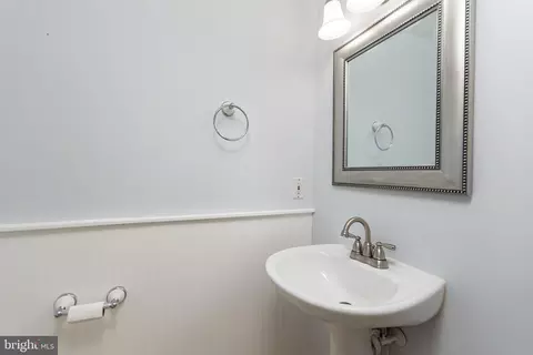 Bath - 1713 Gaffney Ct, Crofton, MD 21114 photo 1 of 1