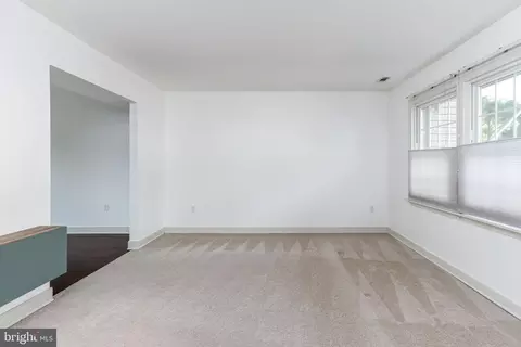 Living - 1713 Gaffney Ct, Crofton, MD 21114 photo 2 of 8