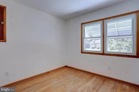8434 Bay Dr, Pasadena, MD 21122 photo 19