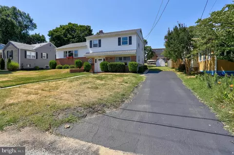 8434 Bay Dr, Pasadena, MD 21122 photo 2