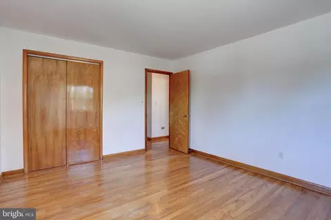 8434 Bay Dr, Pasadena, MD 21122 photo 16