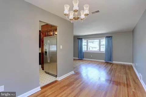 8434 Bay Dr, Pasadena, MD 21122 photo 11