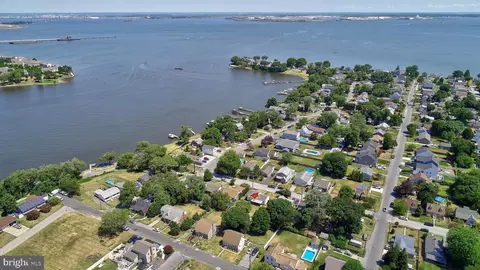 8434 Bay Dr, Pasadena, MD 21122 photo 46