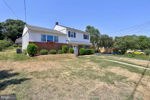 8434 Bay Dr, Pasadena, MD 21122 photo 3