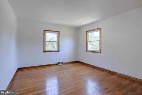 8434 Bay Dr, Pasadena, MD 21122 photo 15