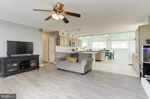 317 Bayview Dr, Edgewater, MD 21037 photo 5