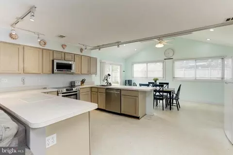 317 Bayview Dr, Edgewater, MD 21037 photo 7
