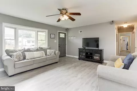 317 Bayview Dr, Edgewater, MD 21037 photo 6