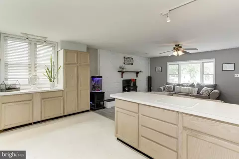 317 Bayview Dr, Edgewater, MD 21037 photo 10