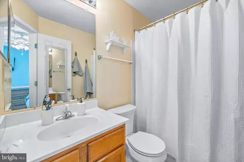 Bath - 1616 Fallowfield Ct, Crofton, MD 21114 photo 1 of 2