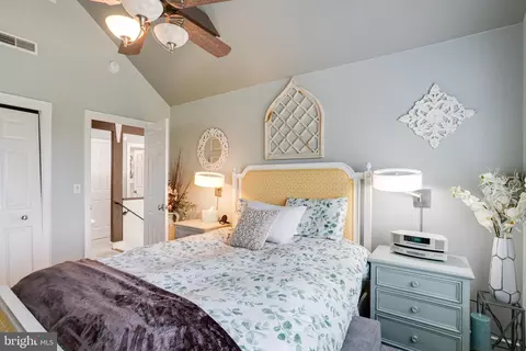 Bedroom - 3300 Hidden River View Rd, Annapolis, MD 21403 photo 13 of 17