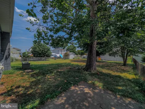 271 Carroll Rd, Pasadena, MD 21122 photo 9