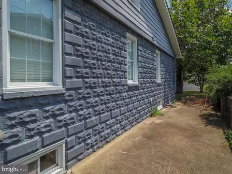 271 Carroll Rd, Pasadena, MD 21122 photo 4