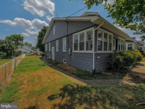 271 Carroll Rd, Pasadena, MD 21122 photo 3