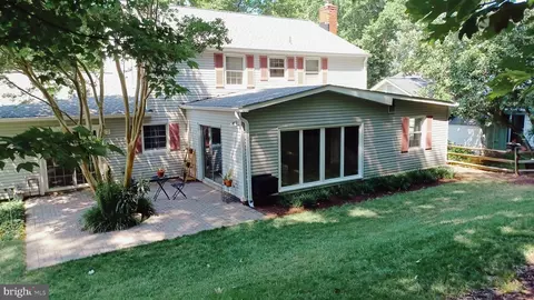 1716 Tipton Dr, Crofton, MD 21114 photo 3