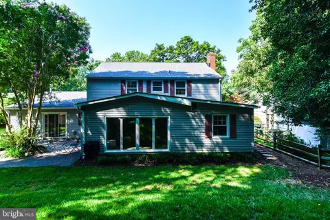 1716 Tipton Dr, Crofton, MD 21114 photo 4