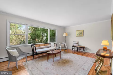 Living - 109 Boyd Dr, Annapolis, MD 21403 photo 4 of 5