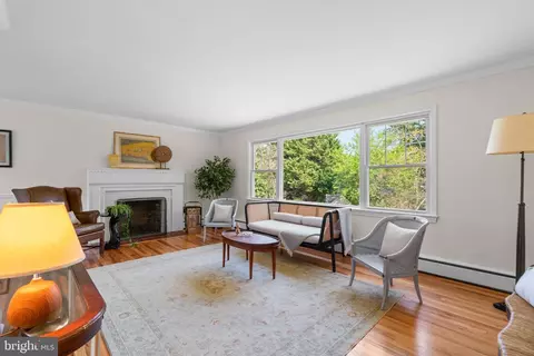Living - 109 Boyd Dr, Annapolis, MD 21403 photo 1 of 5