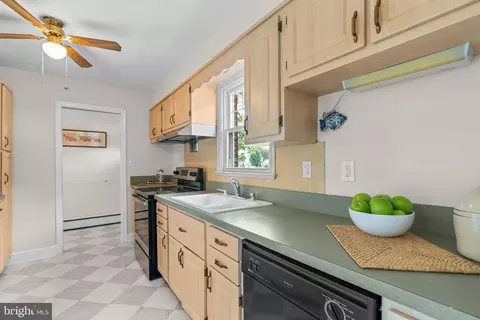 Kitchen - 109 Boyd Dr, Annapolis, MD 21403 photo 1 of 2