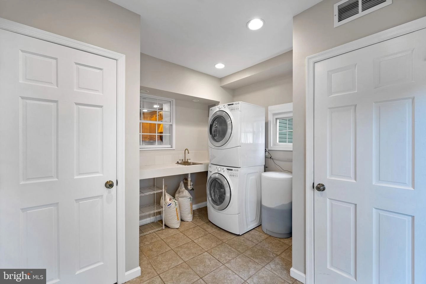 269 9th St, Pasadena, MD 21122 photo 11