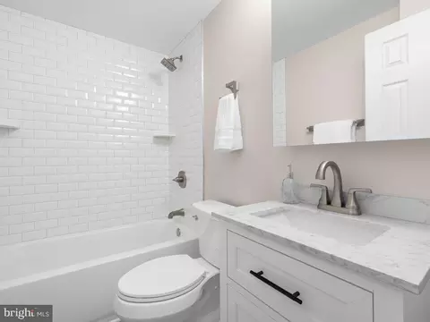 Bath - 8537 Neptune Dr, Pasadena, MD 21122 photo 2 of 3